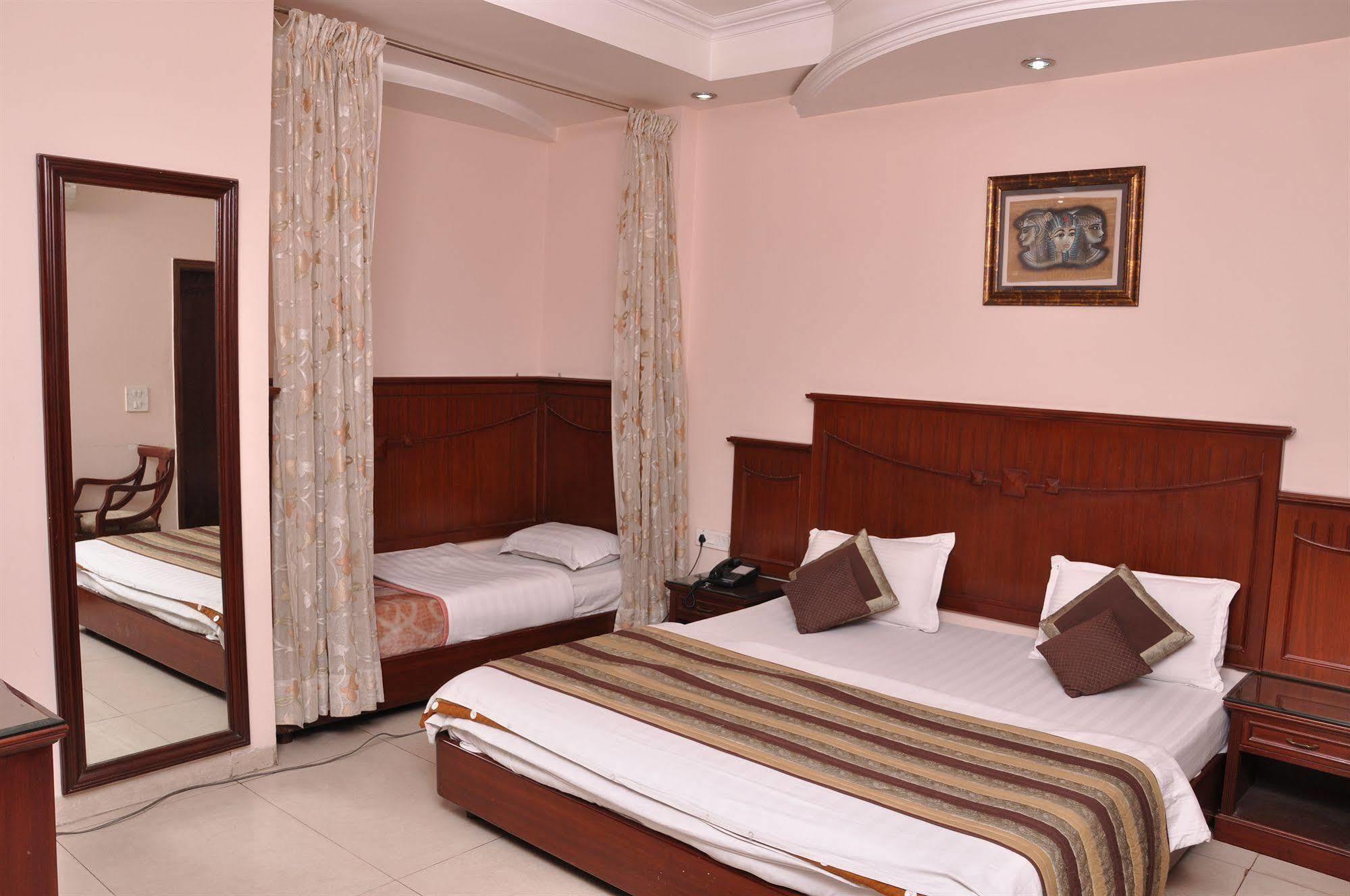 Hotel Legend - Walk-In From New Delhi Railway Station ניו דלהי מראה חיצוני תמונה